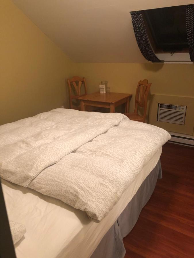 Crowsnest Vineyards Guesthouse Keremeos Extérieur photo