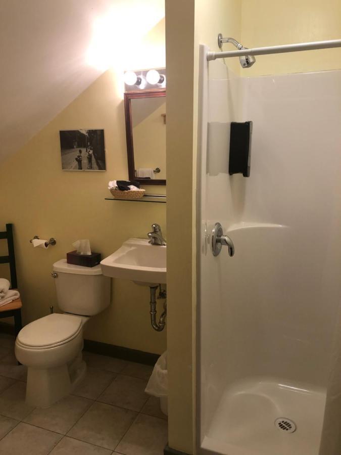 Crowsnest Vineyards Guesthouse Keremeos Extérieur photo