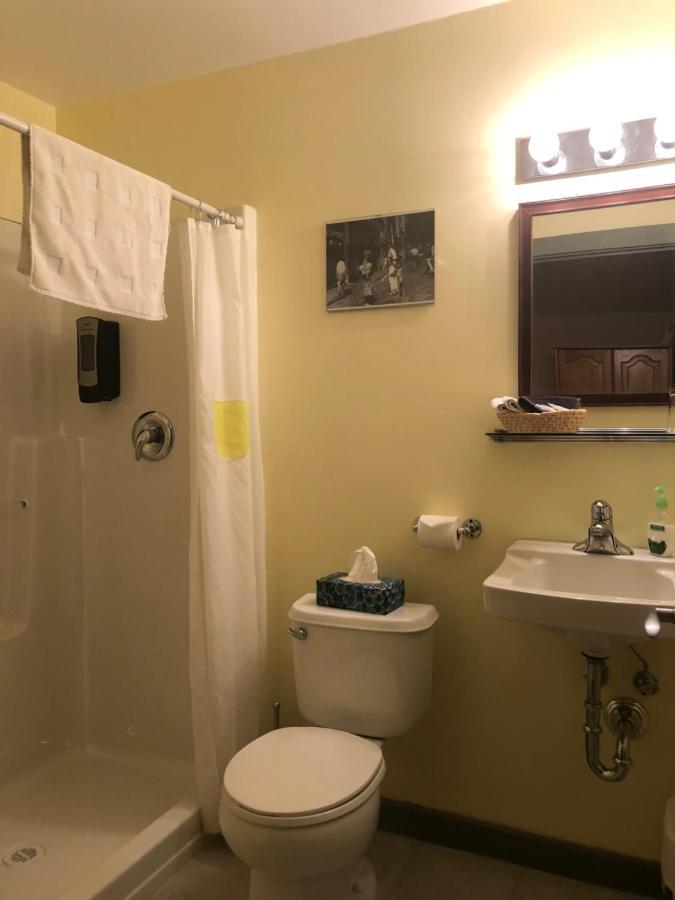 Crowsnest Vineyards Guesthouse Keremeos Extérieur photo