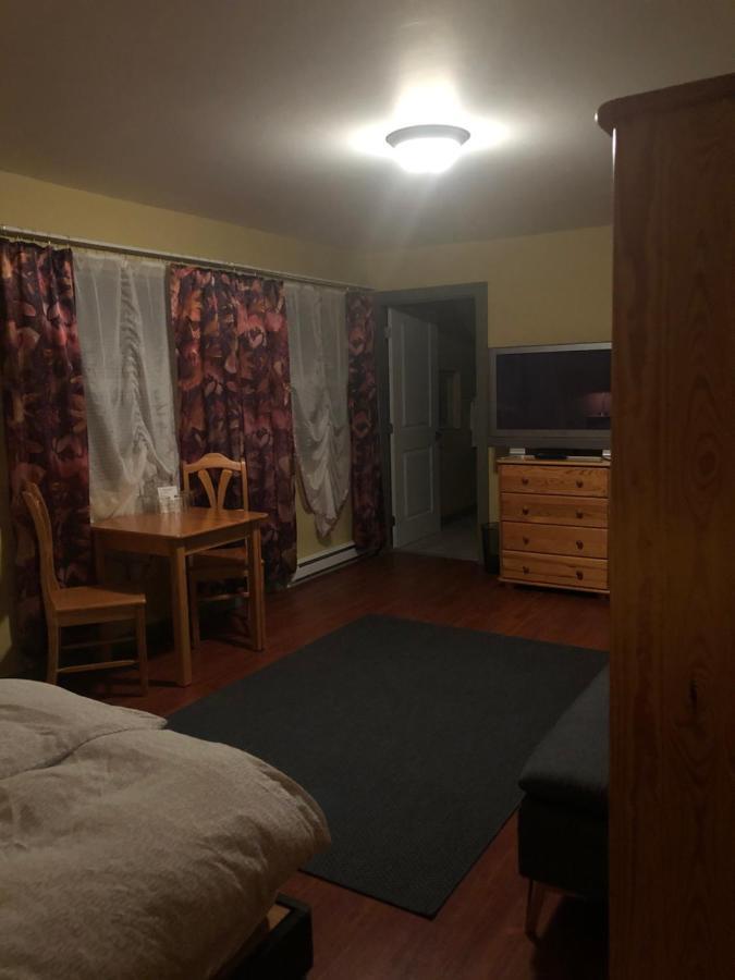 Crowsnest Vineyards Guesthouse Keremeos Extérieur photo