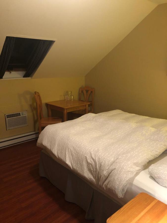 Crowsnest Vineyards Guesthouse Keremeos Extérieur photo