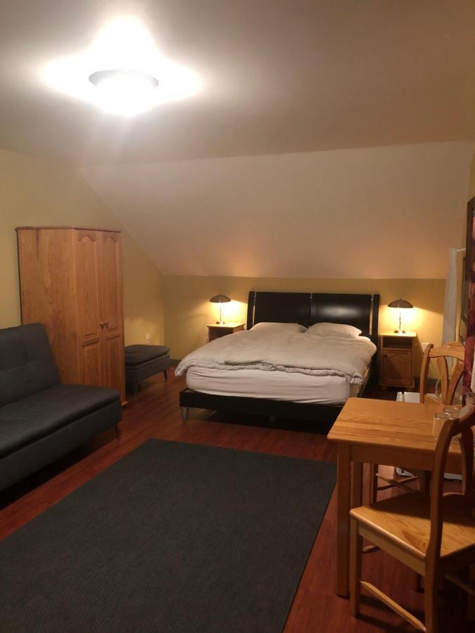 Crowsnest Vineyards Guesthouse Keremeos Extérieur photo