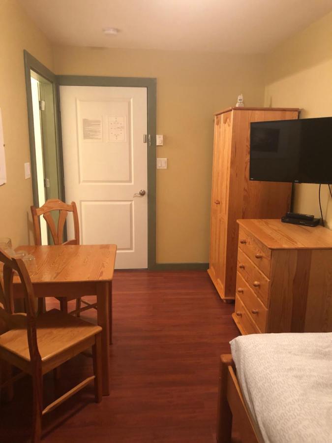 Crowsnest Vineyards Guesthouse Keremeos Extérieur photo