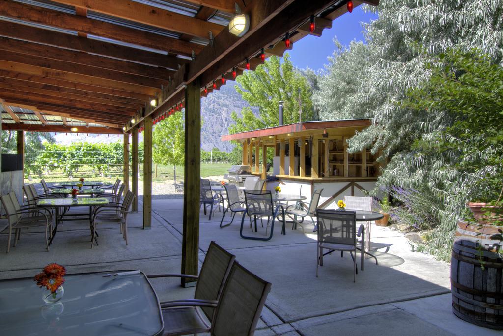 Crowsnest Vineyards Guesthouse Keremeos Extérieur photo