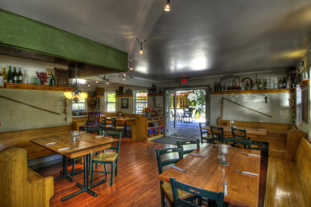 Crowsnest Vineyards Guesthouse Keremeos Extérieur photo