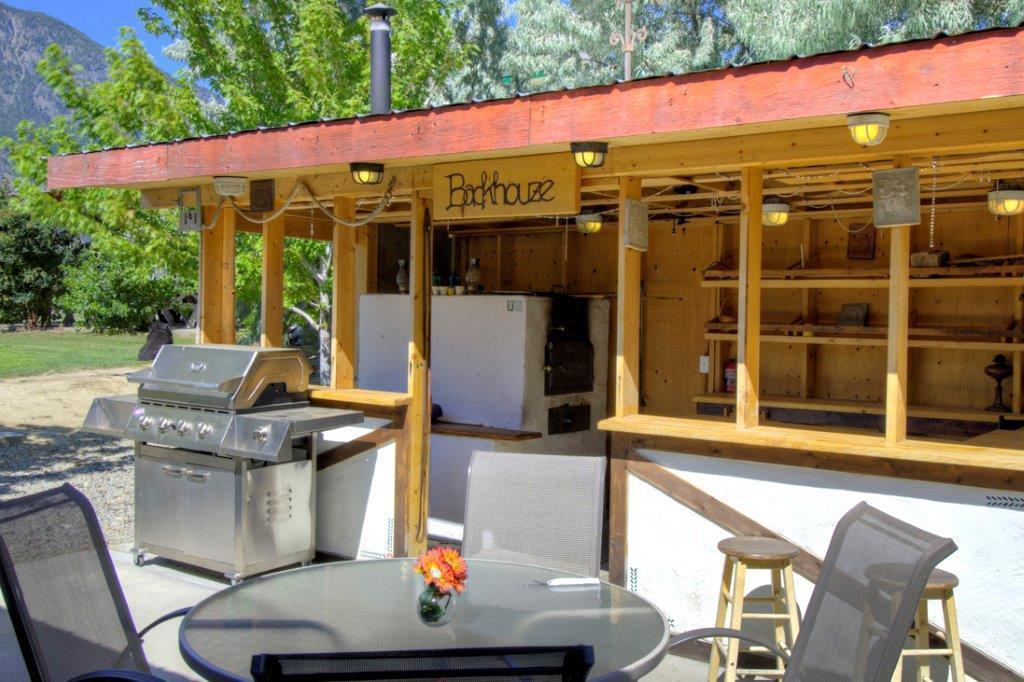 Crowsnest Vineyards Guesthouse Keremeos Extérieur photo
