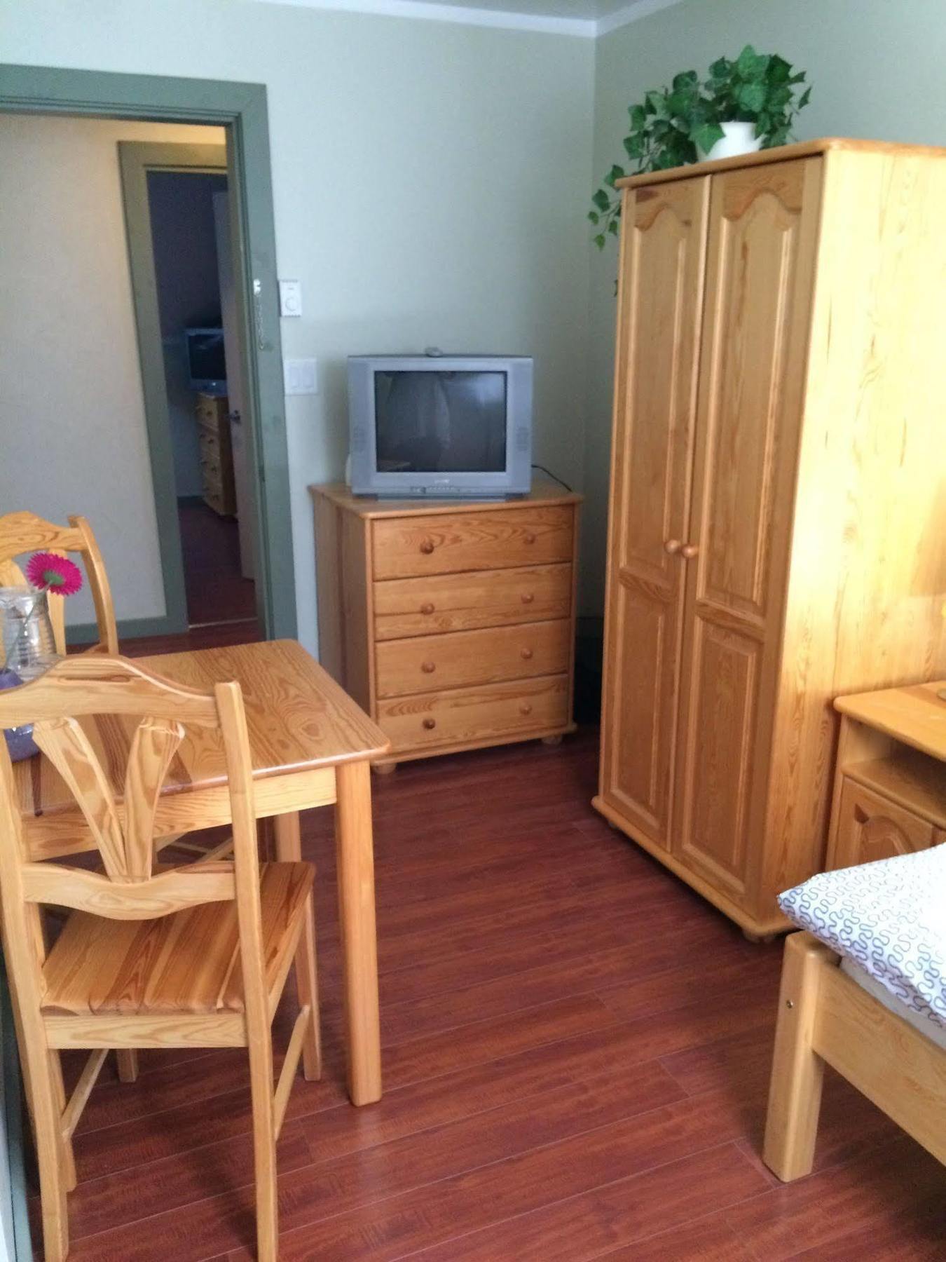 Crowsnest Vineyards Guesthouse Keremeos Extérieur photo